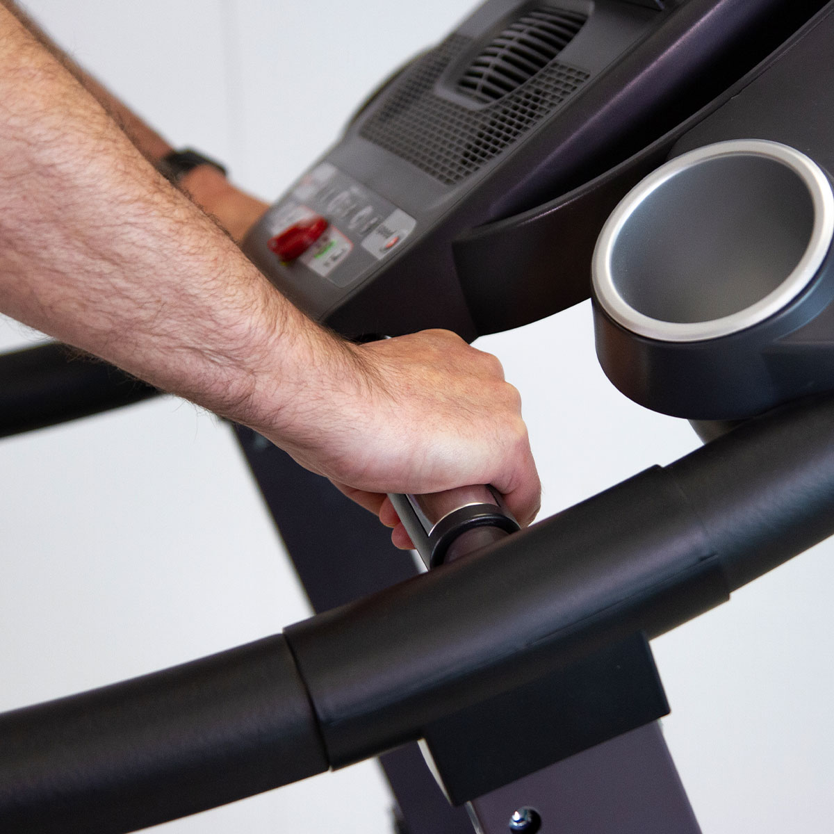bh-fitness-pioneer-senior-g6484h-laufband-klappbar-handlauf image 5